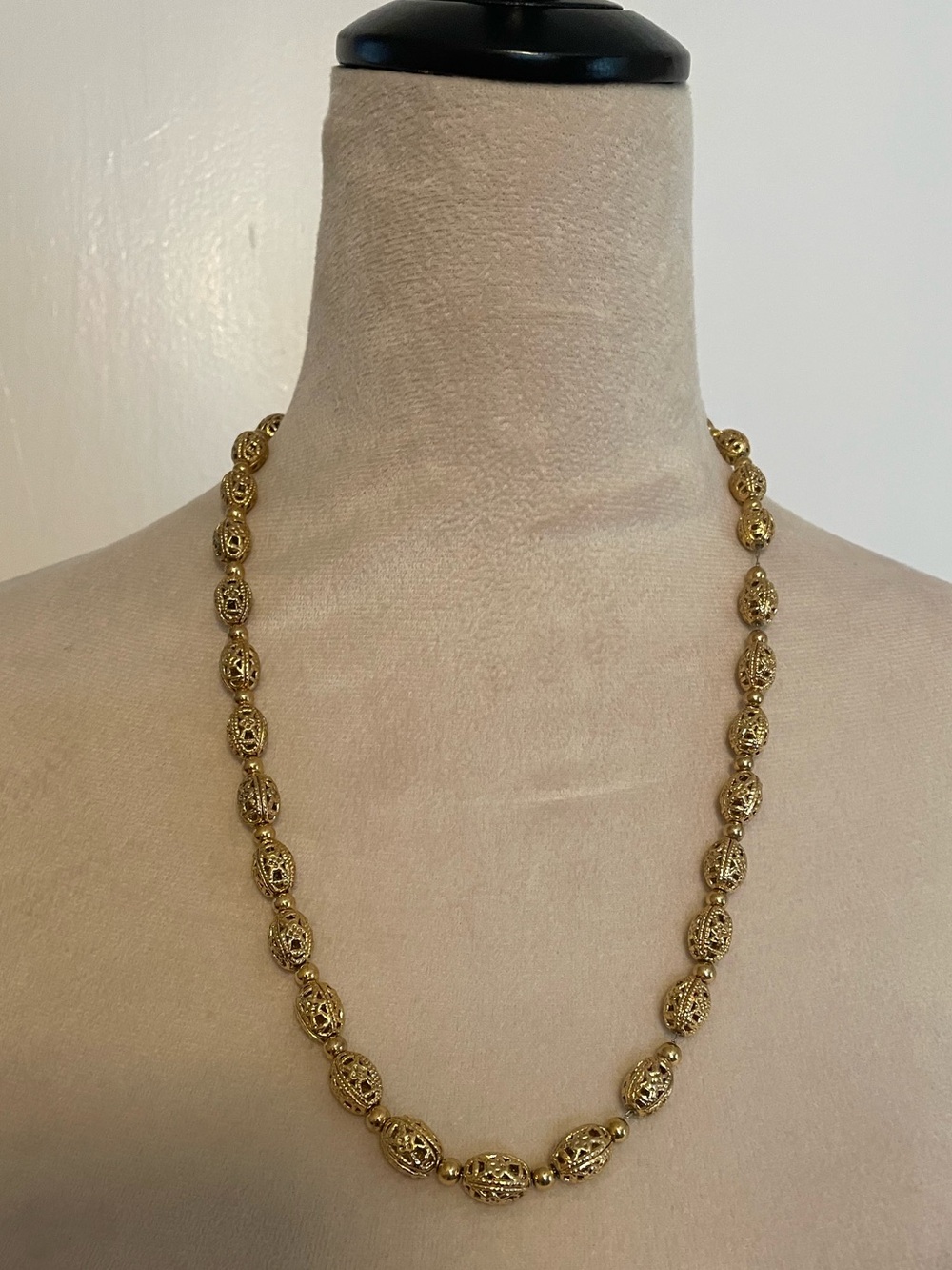 Vintage Napier Gold Tone Openwork Filigree Oval Bead Necklace